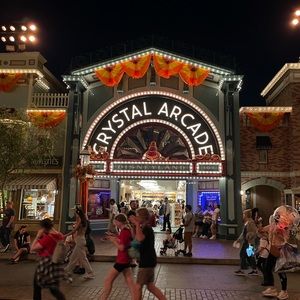 Meet your Posher, Deniz